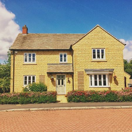 Moon House Bed and Breakfast Witney Exterior foto
