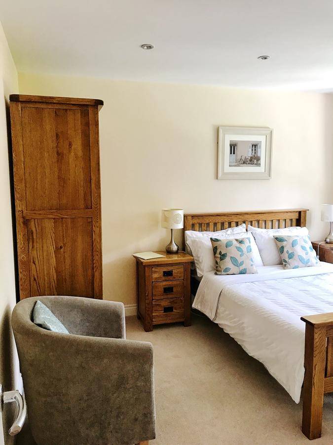 Moon House Bed and Breakfast Witney Exterior foto