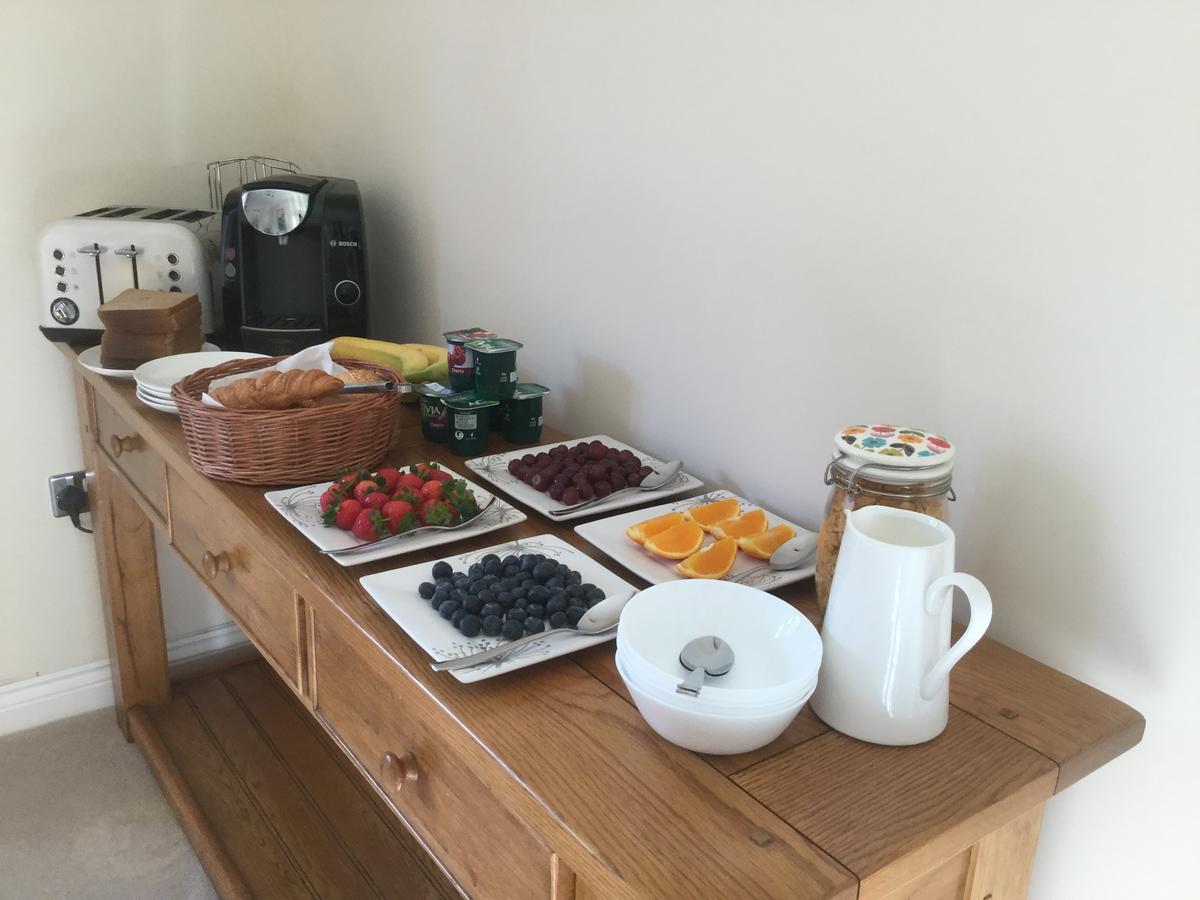 Moon House Bed and Breakfast Witney Exterior foto