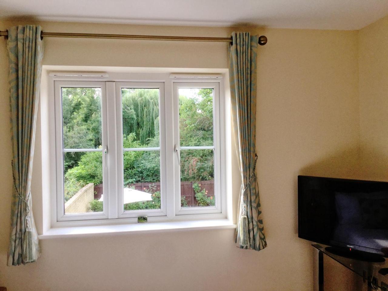 Moon House Bed and Breakfast Witney Exterior foto