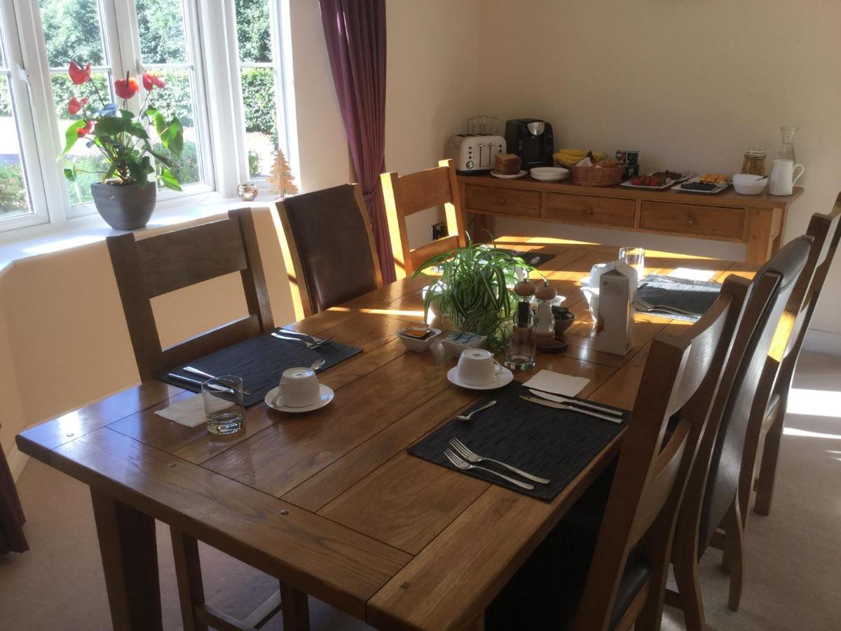 Moon House Bed and Breakfast Witney Exterior foto